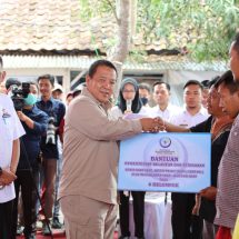 Lestarikan Ikan Endemik Lokal, Gubernur Arinal Menebar 300.000 Benih Ikan Baung Di Sungai Bulok Aliran Way Sekampung Pringsewu