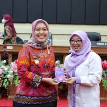 Wagub Chusnunia Buka FGD Percepatan RUU PPRT, Luncurkan Buku Saku Rumah Perempuan dan Anak