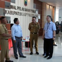 Bupati Nanang Ermanto Menerima Kunjungan Dirut Bank Lampung Presley Hutabarat di Mall Pelayanan Publik