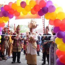 Jajaran Pimpinan Universitas Ikut Rayakan Karnaval dan Muhibah Seni FKIP Unila