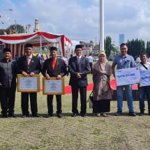 Disnaker Serahkan Penganugerahan Paritrana Award Tahun 2022 Pada Upacara HUT Provinsi Lampung Ke – 59