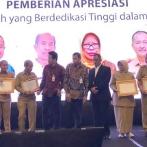 Sekdaprov Lampung Fahrizal Darminto Terima Penghargaan Dari KPK RI