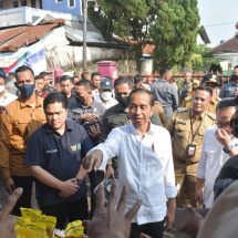 Danrem 043/Gatam Bersama Pangdam II/Swj Pastikan Kegiatan Presiden Joko Widodo di Pasar Natar Berjalan Lancar