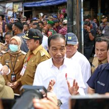 Gubernur Arinal dan Wagub Chusnunia Dampingi Presiden Jokowi Kunjungan Kerja di Pasar Natar Lampung Selatan