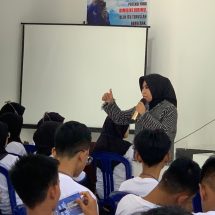 Latihan Kepemimpinan, dr. Zam Zanariah, Sp.S, M.Kes Berikan Motivasi Organisasi di KNPI Lampung
