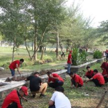 Jum’at Bersih, Sejumlah OPD Pemkab Lamsel Lakukan Giat Gotong Royong di Beberapa Titik Lokasi Jumbara Ke IX