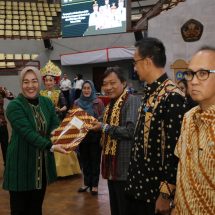 Gubernur Arinal Ajak Mahasiswa KKN Unila dan KKN Siger Berjaya Berkarya Berperan Nyata Untuk Masyarakat Lampung