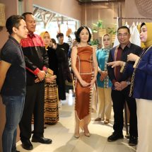 Buka Mini Exhibition Tapis di Legian Bali, Riana Sari Arinal Yakin Tapis Lampung “Naik Kelas”
