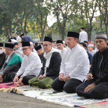 Gubernur Arinal dan Ibu Riana Shalat Idul Adha 1444 H di Lapangan Saburai Bandar Lampung