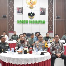 Danrem 043/Gatam, Forkopimda dan Insan Pers Provinsi Lampung Saksikan Secara Live Pemberian Apresiasi KASAD AWARD Kepada Media Tahun 2023