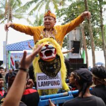 Gubernur Arinal Buka Lampung Sundanese Arts Festival VII 2023 di Pantai Way Batang Pesisir Barat