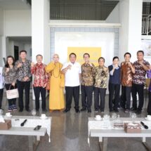 Gubernur Arinal Terima Audiensi Pengurus Lembaga Pengembangan Tripitaka Gatha Umat Budha di Mahan Agung