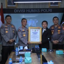 Divhumas Polri Raih Presisi Award Atas Prestasi Strategi Komunikasi Publik