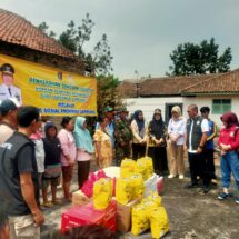 Kadinsos Aswarodi: Bantuan Untuk Korban Kebakaran di Desa Penengahan Pesawaran Bentuk Perhatian Pak Gubernur