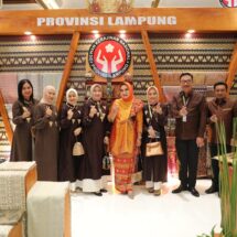 Ajang Pameran Kriya Nusa 2023 di JCC, Stand Dekranasda Lampung Raih Juara I