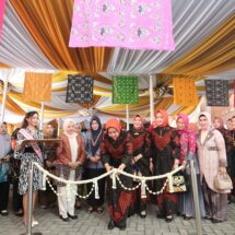 Pemprov Lampung dan Dekranasda Gelar Puncak Hari Batik Nasional Tahun 2023