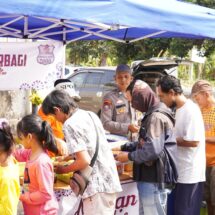 Dua Personil Polda Lampung, Sisihkan Gajinya Untuk Berbagi Makanan Gratis Kepada Warga