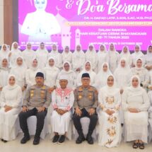 Peringatan Hari Gerak Bhayangkari Ke 71, Polda Lampung Gelar Ceramah dan Do’a Bersama Ustad Das’ad Latif