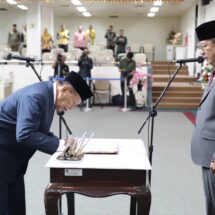 Sekdaprov Fahrizal Hadiri Pelantikan Anggota DPRD Pengganti Antar Waktu Zamzani Yasin