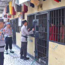 Cek Ruang Tahanan, Kapolresta Bandar Lampung Kombes Pol Abdul Waras Pastikan Keamanan, Kesehatan Para Tahanan