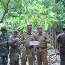 Asisten Ekobang Lampung Selatan Ikuti Penanaman Pohon Secara Serentak Kodim 0421/LS