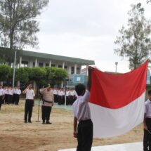 Edukasi Pelajar, Waka Polresta Hingga Pejabat Utama Polresta Bandar Lampung Jadi Pembina Upacara di Sekolah