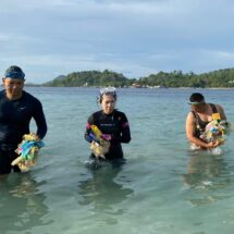 Jaga Ekositem Laut, Polda Lampung Bersih Bersih Pantai Mutun