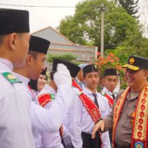 Wakapolda Lampung Sampaikan Amanatnya dalam Upacara Bendera di SMAN 2 Bandar Lampung