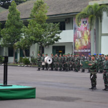 Pimpin Upacara Bulanan, Danrem 043/Gatam Bacakan Amanat Kasad