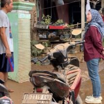 Anggota DPRD Lesty Putri Utami Kunjungi Korban Banjir di Hajimena Lampung Selatan