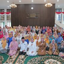 Riana Sari Arinal dan Jajaran TP PKK Provinsi Lampung Ikuti Pengajian Rutin  Ramadan 1445 H