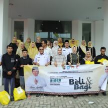 Riana Sari Arinal Bersama DWP BPSDM dan Disperkim Cipta Karya Provinsi Lampung Gelar Gerakan “Beli dan Bagi” di Halaman Dekranasda