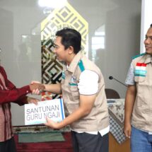 Tebar Kebahagiaan Ramadan, YBM PLN Santuni Hafidz Qur’an, Guru Ngaji hingga Marbot Masjid di Lampung