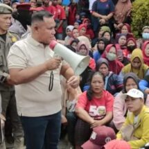 Aksi Demo PT SSH, Bupati Lamsel Nanang Ermanto Berhasil Mediasi Pembayaran THR Tuntutan Karyawan