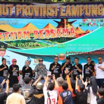 Dimeriahkan Senam Bersama, Sekdaprov Fahrizal Buka Peringatan Harkonas dan Bazar UMKM di Hari Jadi Provinsi Lampung Ke-60