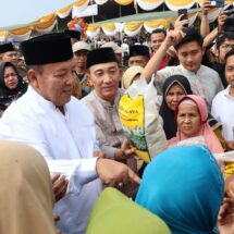 Berikan Sejumlah Bantuan, Gubernur Arinal Djunaidi Hadiri Pengajian Bersama Masyarakat Tanggamus