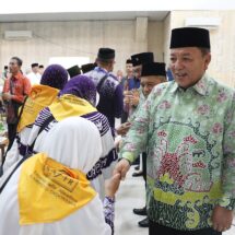 Gubernur Arinal Lepas Jemaah Calon Haji Kloter Pertama Lampung