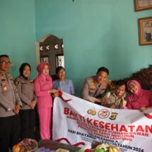 Sambut HUT Bhayangkara Ke-78 dan Berikan Motivasi, Semangat, Kapolresta Bandar Lampung Kunjungi Kediaman Anggota dan Purnawirawan yang Sakit Menahun