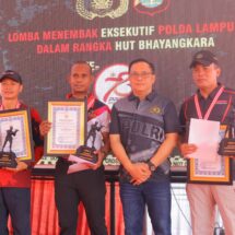 HUT Bhayangkara Ke-78, Kapolda Lampung Bersama Forkopimda Ikuti Lomba Menembak Eksekutif