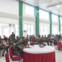 Bangkitkan Semangat Nasionalisme, Patriotisme Prajurit dan PNS Korem 043/Gatam Nobar Film “De Oost”