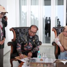 Pantarlih Kelurahan Sumur Batu Bandarlampung Lakukan Coklit Data Pemilih Pilkada 2024 Kepada Pj. Gubernur Samsudin dan Ibu Maidawati