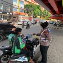 Satgas Operasi Patuh Krakatau Polda Lampung Edukasi Keselamatan Lalu Lintas Kepada Driver Ojol