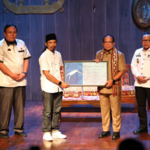 Pj. Gubernur Samsudin Buka Festival Teater Berbahasa Lampung, Ajak Generasi Muda Lestarikan Bahasa Lampung