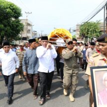 Lampung Kehilangan Putra Terbaik, Pj. Gubernur Samsudin Lepas Jenazah Mantan Asisten Ketataprajaan Provinsi Lampung Mursyid Arsyad