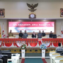 Rapat Paripurna Penyampaian 6 Raperda Usulan Inisiatif DPRD Provinsi Lampung Terhadap Penjelasan Pimpinan Bapemperda Dihadiri Sekdaprov