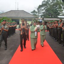 Kunjungi Kodim 0422/LB, Danrem 043/Gatam Sampaikan Kepada Prajurit Selalu Jaga Keharmonisan Dalam Rumah Tangga