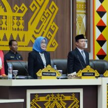 Pj. Bupati Pringsewu Dr.Hi.Marindo Kurniawan, ST,MT, Hadiri Pengambilan Sumpah/Janji Anggota DPRD Kabupaten Pringsewu Masa Bakti 2024-2029