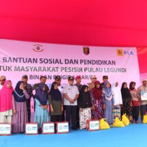 Hadirkan Negara untuk Masyarakat Pesisir Pulau Legundi Lewat Program TJSL, PLN, Forkopimda Lampung dan Brigif 4 Marinir Beri Bantuan Sosial dan Pendidikan