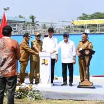 Presiden Jokowi Didampingi Pj. Gubernur Samsudin, Bupati Nanang Ermanto dan Sejumlah Menteri Resmikan SPAM Kota Bandarlampung di Bendungan Tegineneng Lamsel