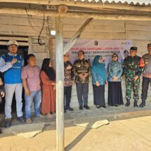 Peringati Hari Pelanggan Nasional, PLN Serahkan Bantuan Listrik Gratis ke Masyarakat Pra Sejahtera di Kabupaten Pesisir Barat dan Mesuji Bersama Pj. Gubernur Lampung